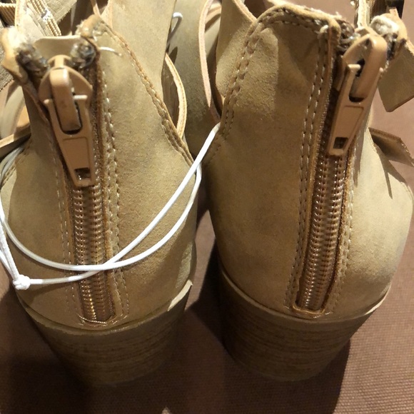 Bohemian style sandals - Picture 5 of 8